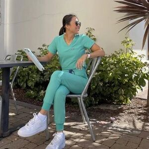 Figs Surgical Green Scrub Set